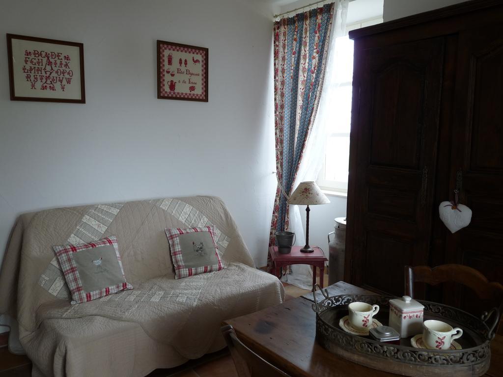Blanzac  Au Bon Gre D'Hugoline B&B 객실 사진